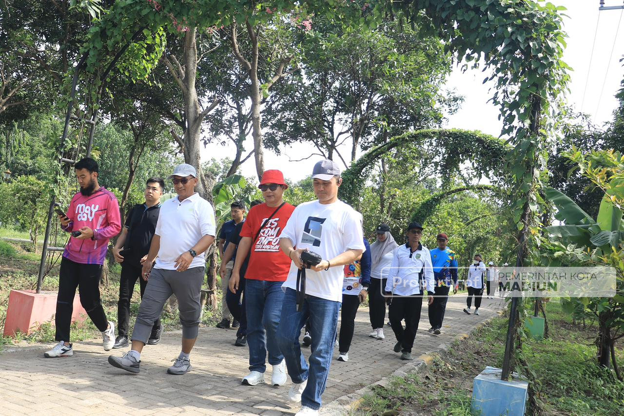 Dorong Gaya Hidup Sehat, Wali Kota Ajak Kepala OPD Rutin Jalan 10.000 Langkah