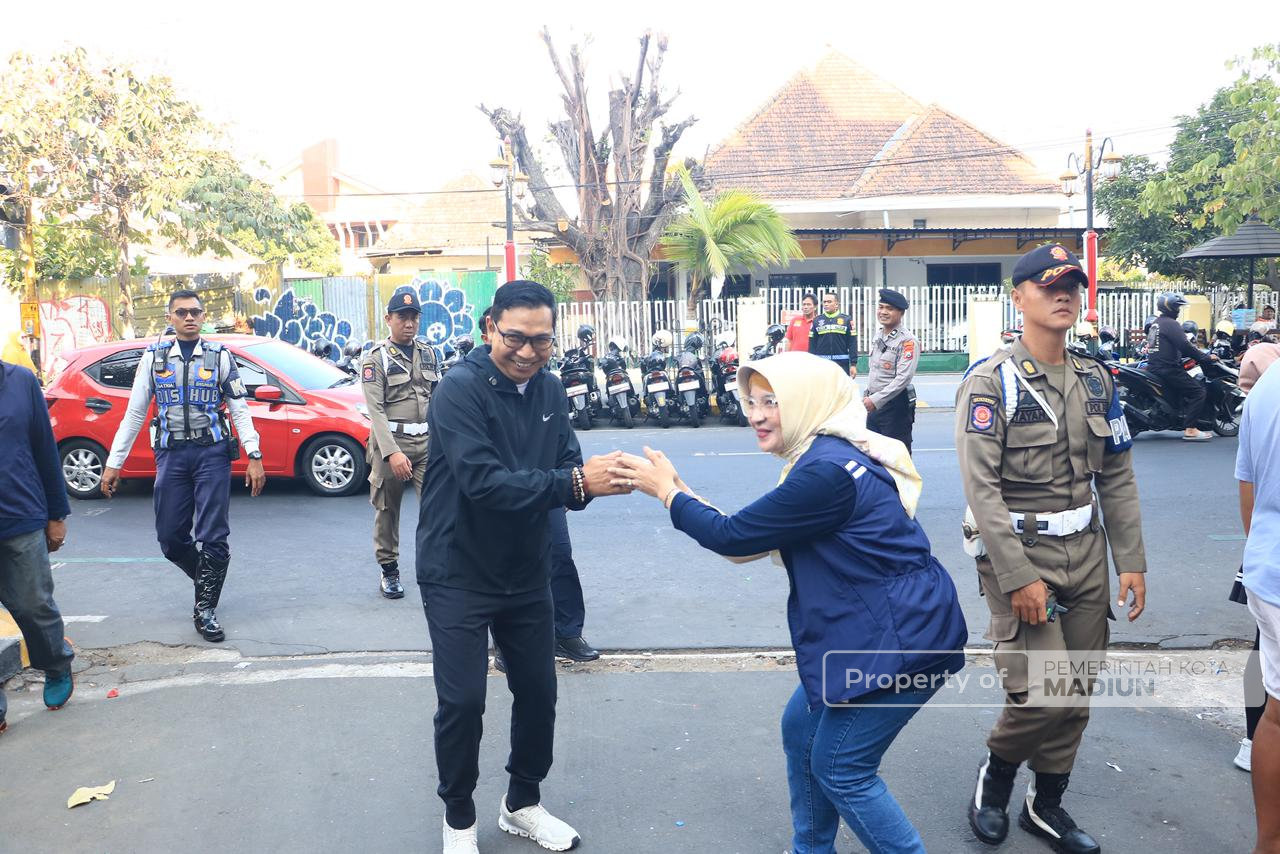 Hadiri Jalan Santai RSUD dr Soedono, Plt Wali Kota Pesan Semangat Melayani Masyarakat Terus Dijaga