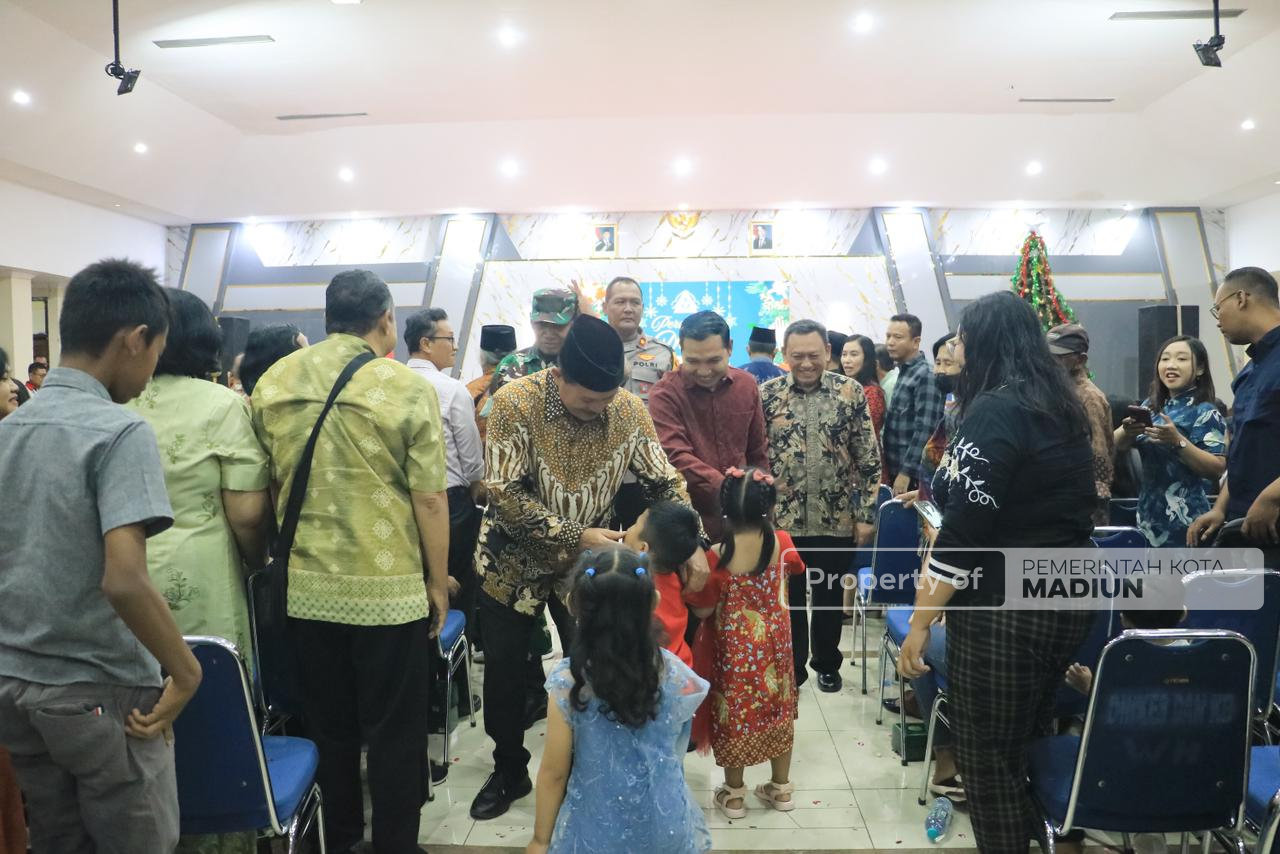 Hadiri Perayaan Natal, Wali Kota: Doa Jemaat GKJW Bawa Kota Madiun Semakin Maju Mendunia