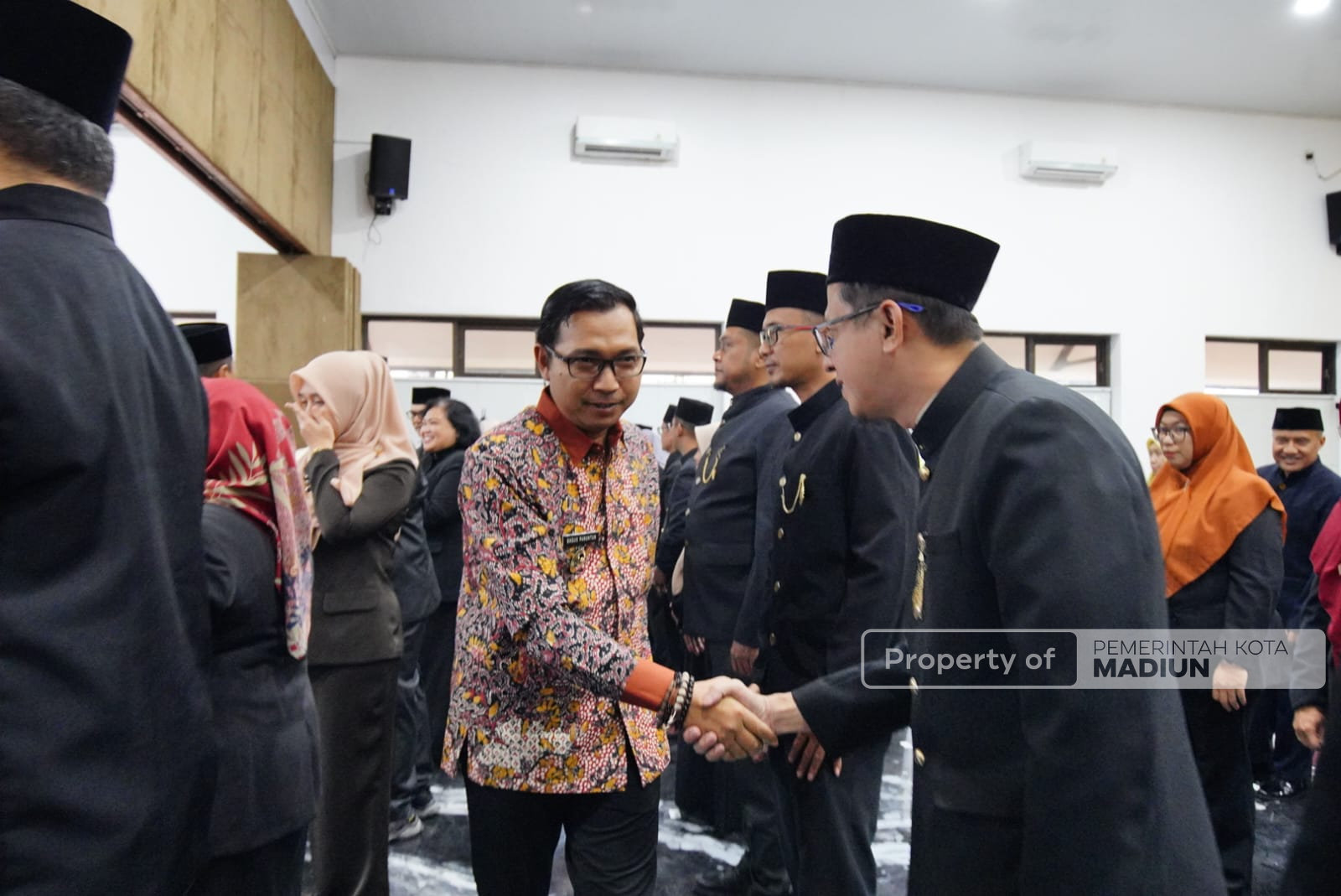 Isi Sejumlah Jabatan Kosong, Plt Wali Kota Lantik 52 Pejabat Administrator, Pengawas, dan Fungsional