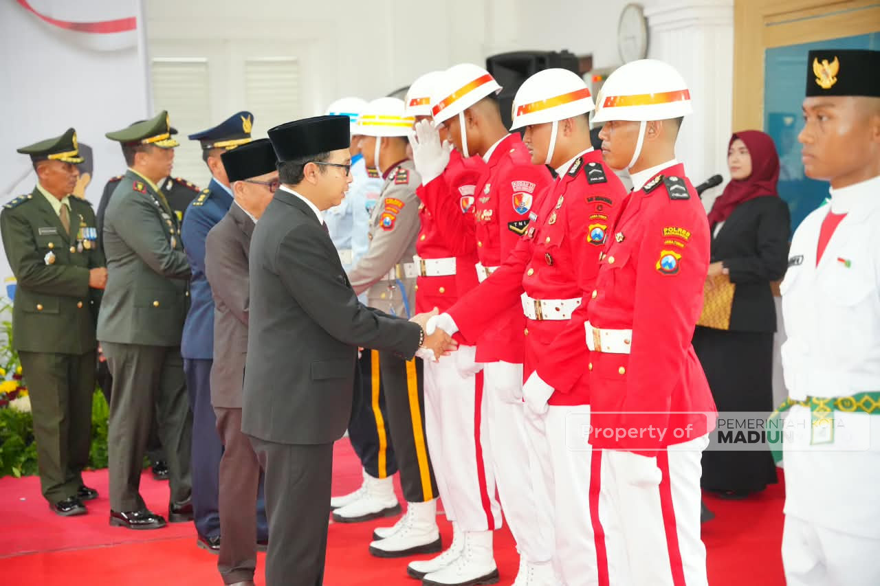 62 Paskibraka Kota Madiun Resmi Dikukuhkan, Plt Wali Kota Tekankan Tugas Mengawal Perjuangan Bangsa