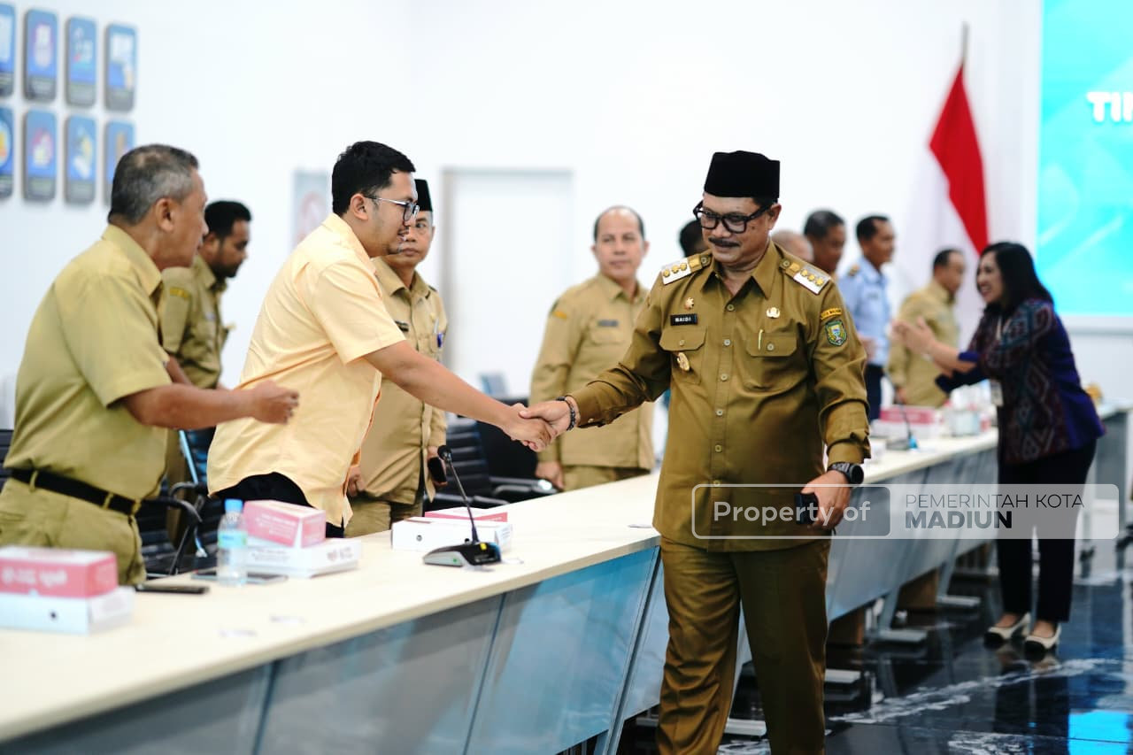 Pastikan Stabilitas Harga Jelang Nataru 2026, Wali Kota Pimpin HLM TPID Kota Madiun