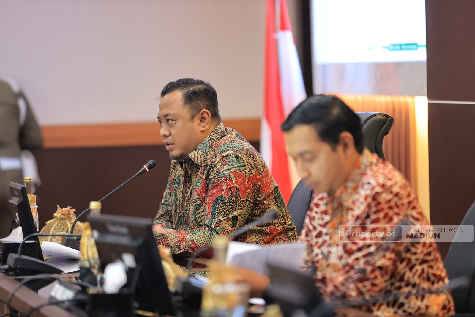 Terima Kunjungan Studi Komparasi Pemkab Probolinggo, Plt Wali Kota Bagikan Strategi Pengelolaan Retribusi untuk Optimalkan PAD