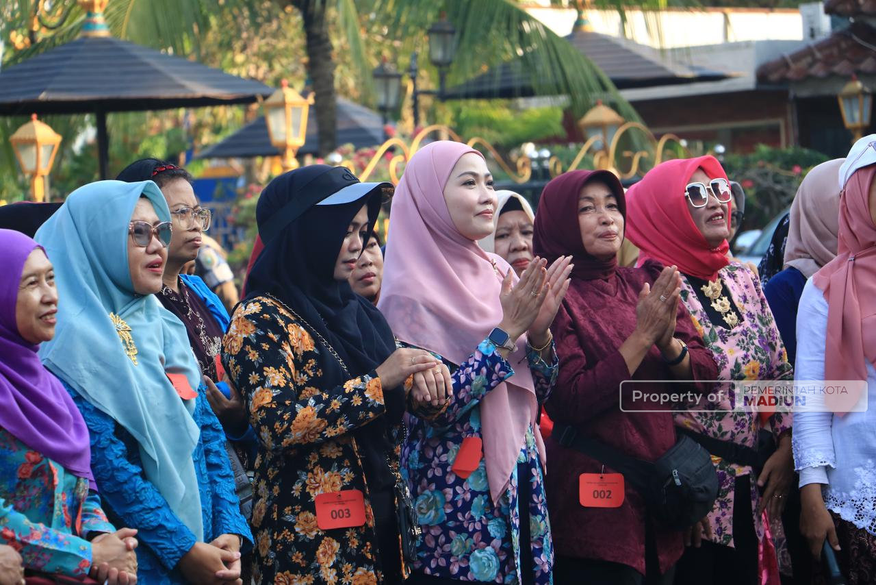 Ketika Budaya dan Olahraga Bersatu Padu, Uniknya Kartini Fun Run Perwosi Kota Madiun