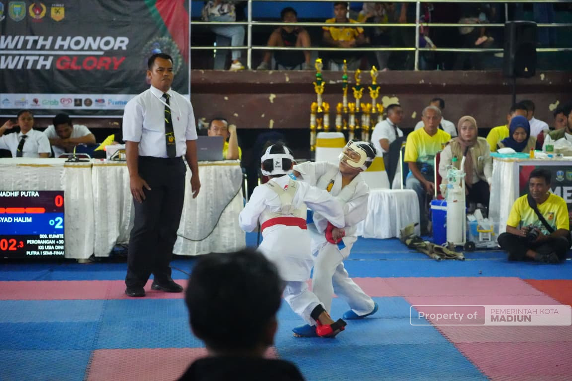 Buka Madiun Open Karate Championship 2026, Plt Wali Kota Berharap Turnamen Cetak Atlet Berprestasi