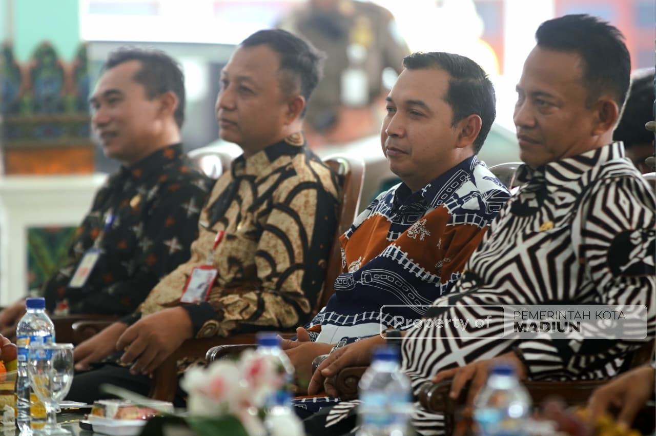 Hadiri Rakerwil BEM-SI Jawa Timur, Wagub Emil: Pemerintah Selalu Terbuka Mendengarkan Suara Mahasiswa