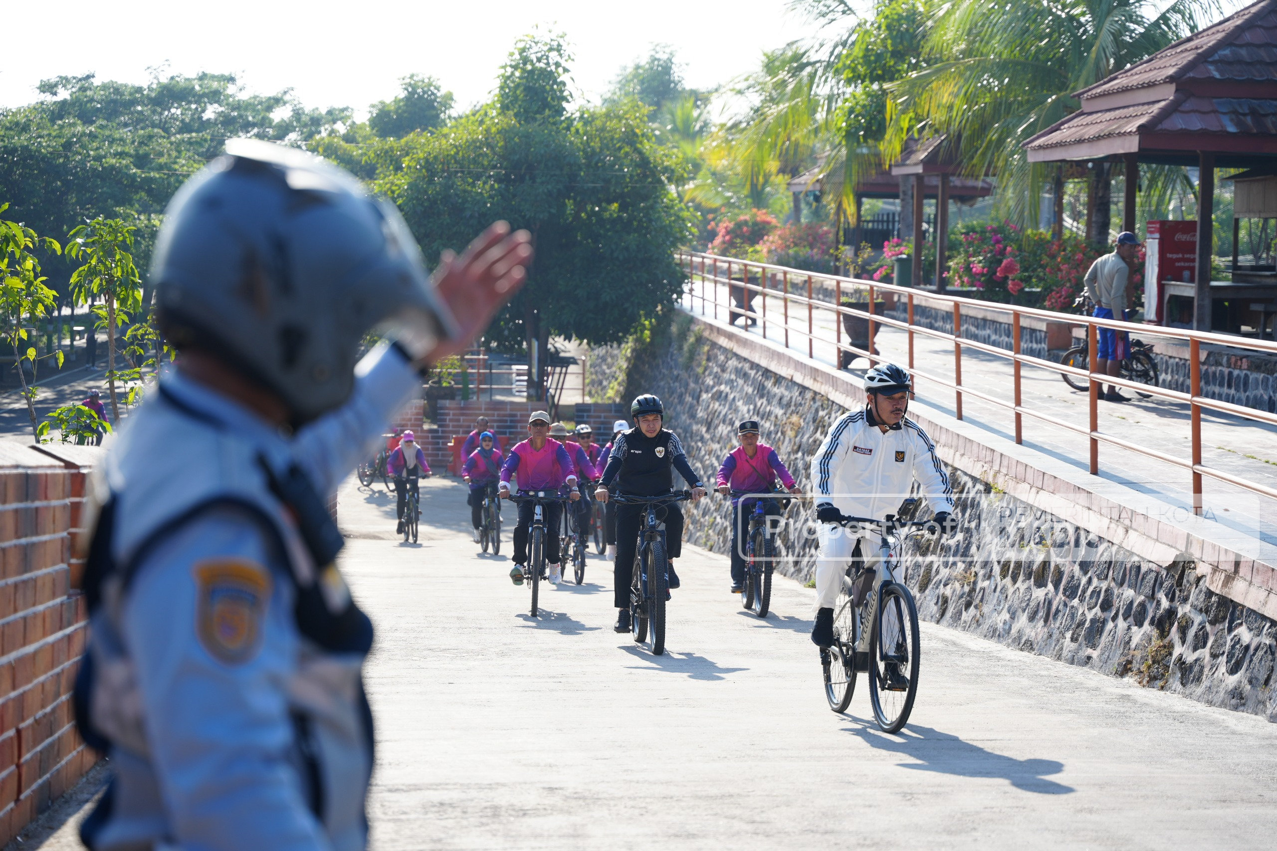 Mulai Turun Hujan, Wali Kota-Wawali Gowes Cek Saluran