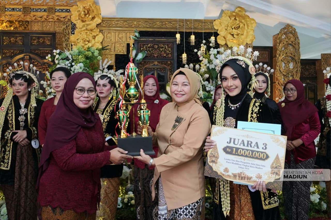 Lestarikan Warisan Budaya, Pemkot Madiun Hadirkan Prosesi Akad Nikah dan Lomba Tata Rias Pengantin Adat dalam Rangka HUT ke-108