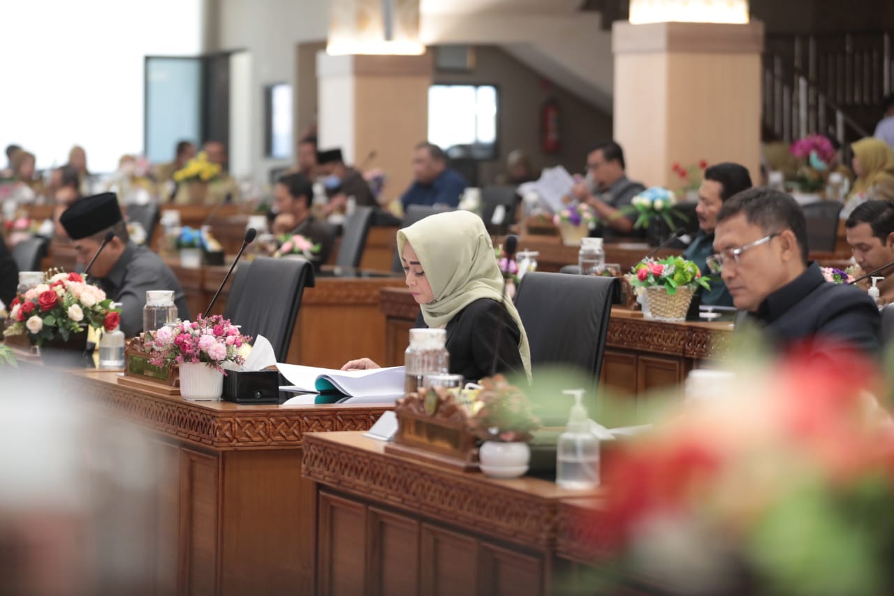 Rapat Paripurna, 7 Fraksi DPRD Beri Apresiasi Kinerja Pemkot Madiun Di 2022