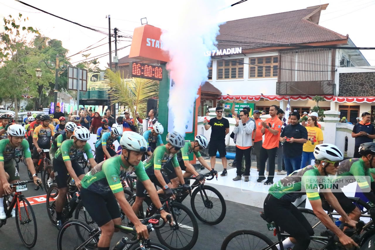 Plt Wali Kota Lepas 500 Peserta KAI Ngebel KOM 2026, Promosikan Pariwisata dan Gerakkan Ekonomi Kota Madiun