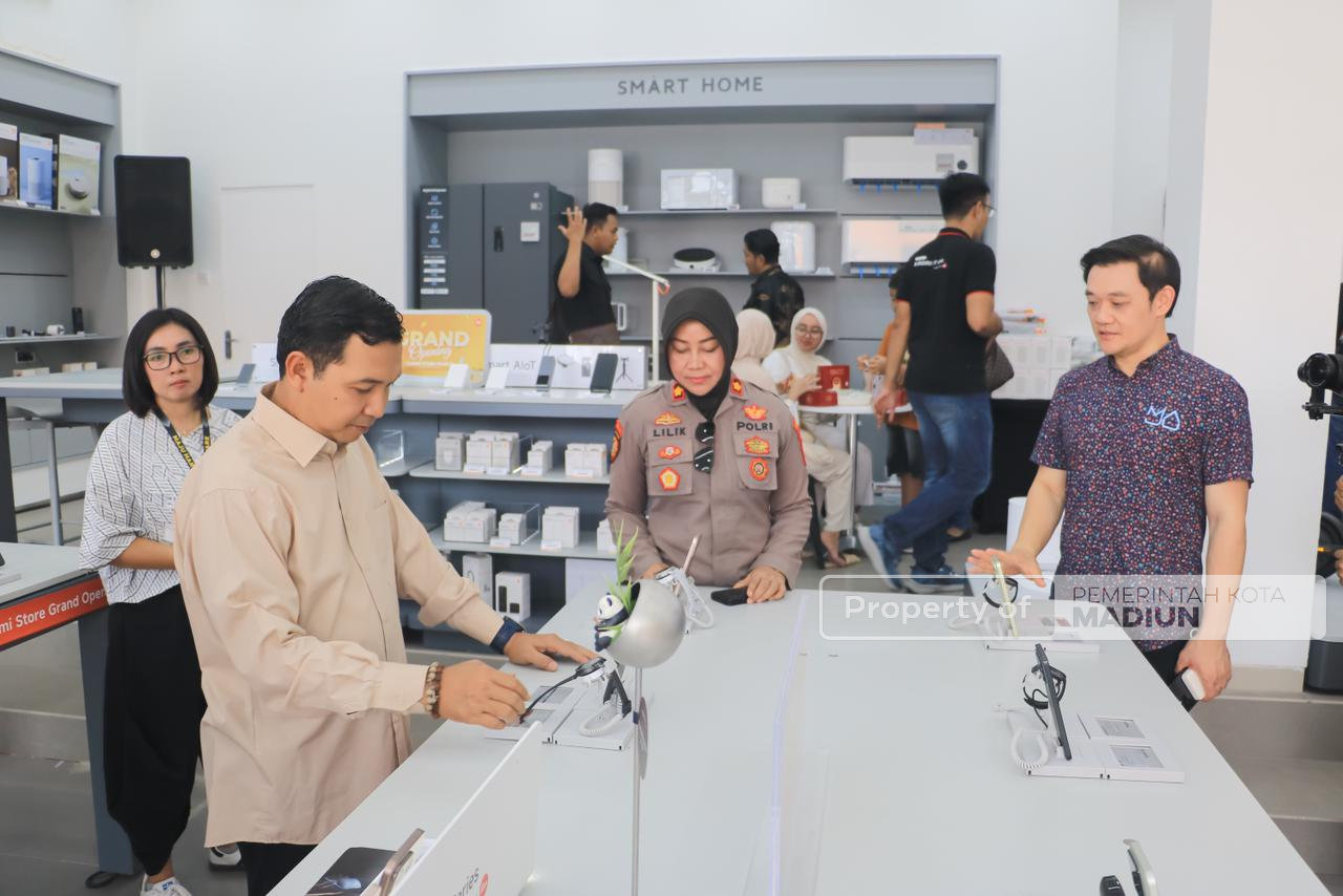 Dukung Inovasi dan Teknologi, Wakil Wali Kota Resmikan Xiaomi Store Kota Madiun