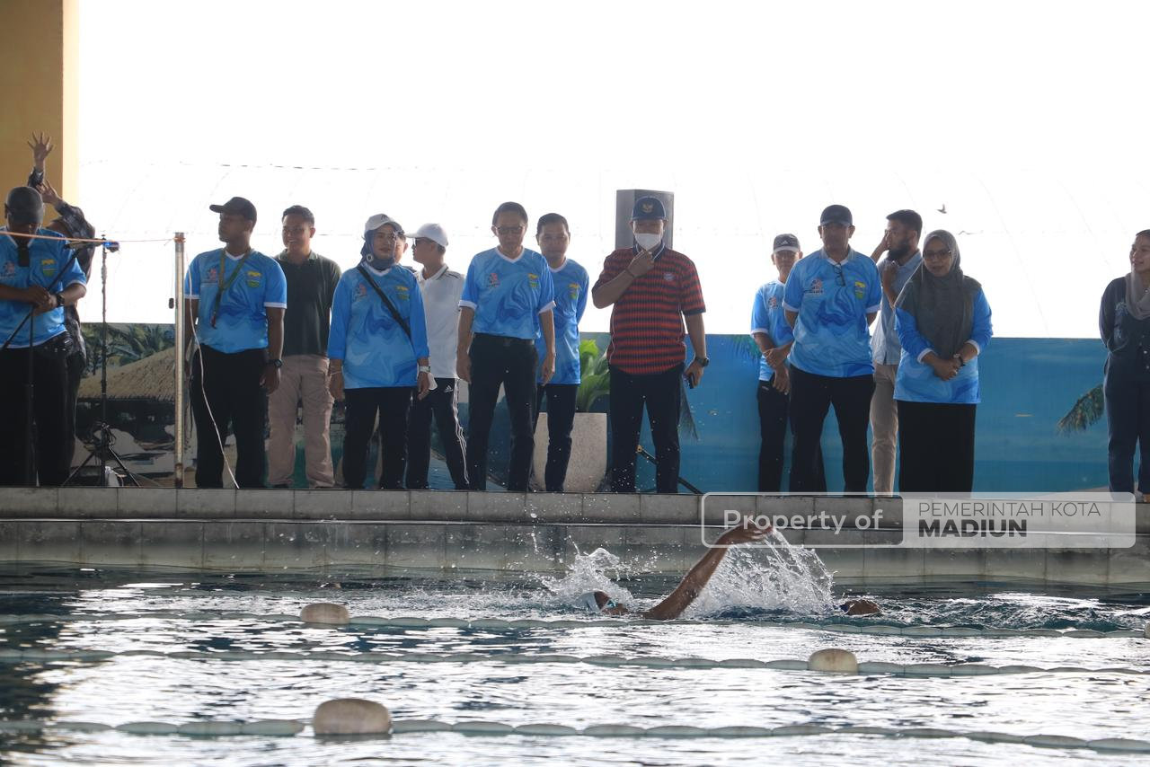 Buka Kejuaraan Renang 2025, Wali Kota Maidi Dorong Pembinaan Atlet Sejak Dini