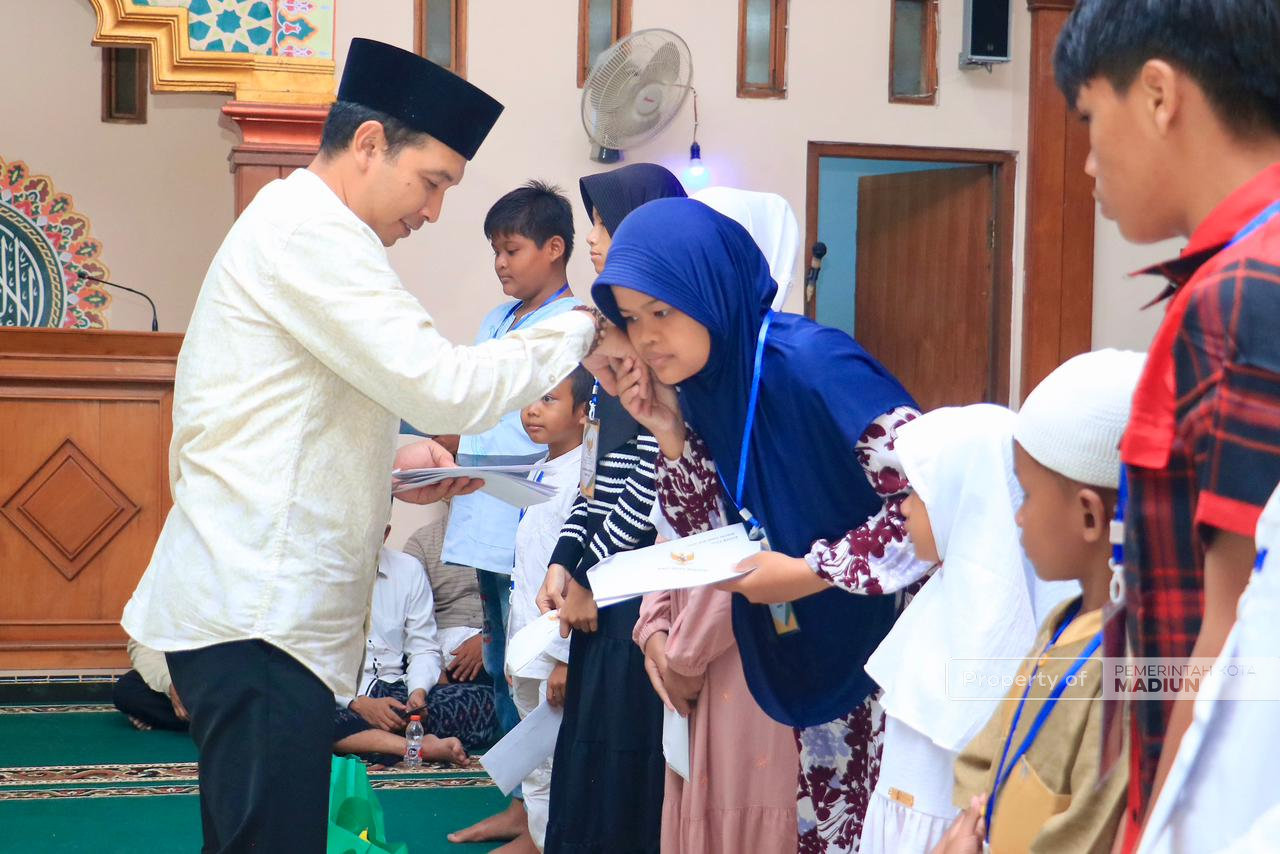 Lewat Safari Ramadan, Pemkot Madiun Perkuat Kepedulian Sosial dan Dukungan untuk Masjid