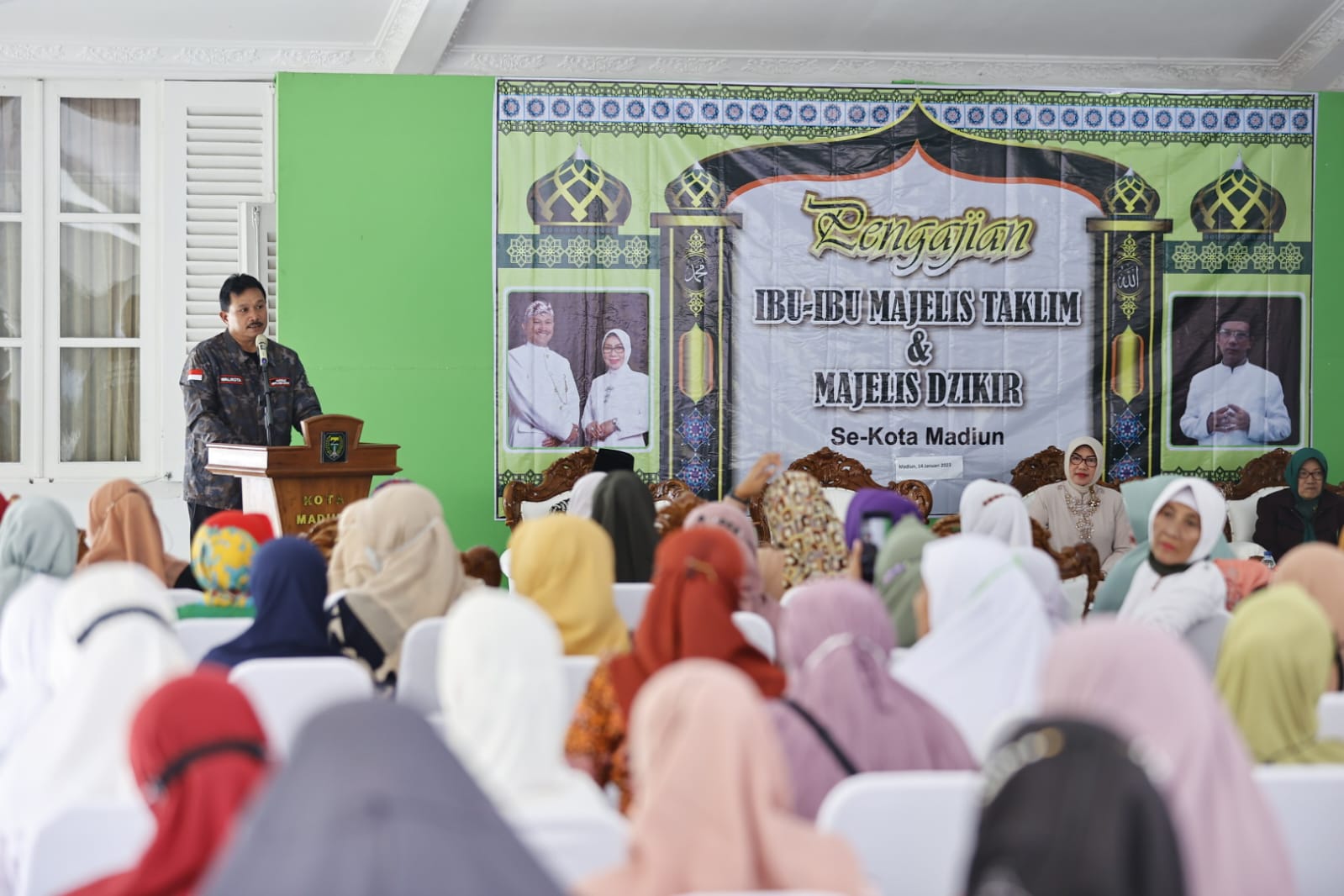 Hadiri Pengajian Ibu-Ibu Bersama MUI, Wali Kota: Berkat Doa Semua, Kota Kita Jadi Perhatian Dunia