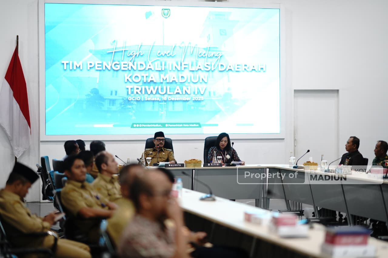 Pastikan Stabilitas Harga Jelang Nataru 2026, Wali Kota Pimpin HLM TPID Kota Madiun