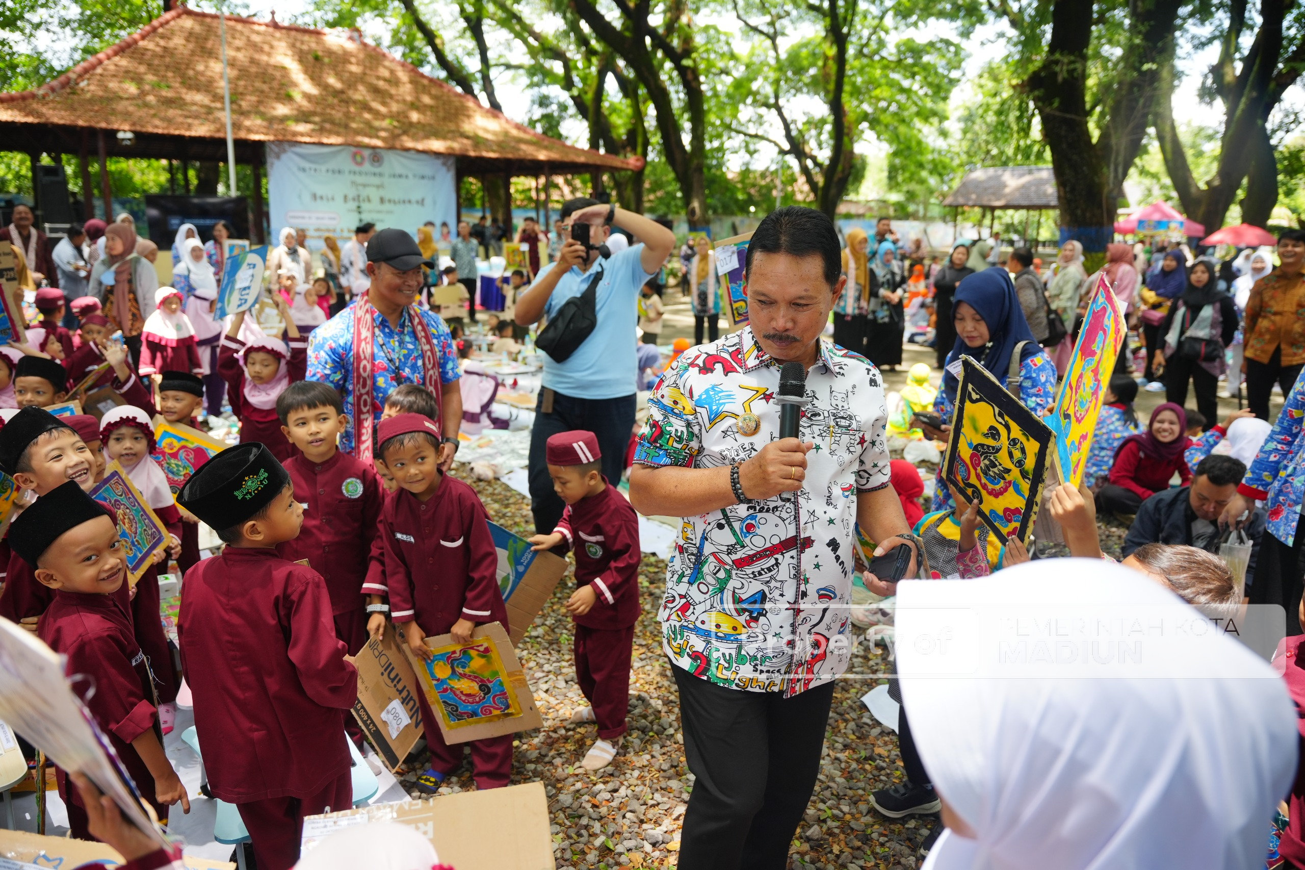 Ratusan Anak TK di Madiun Belajar Membatik, Wali Kota: Potensinya Luar Biasa
