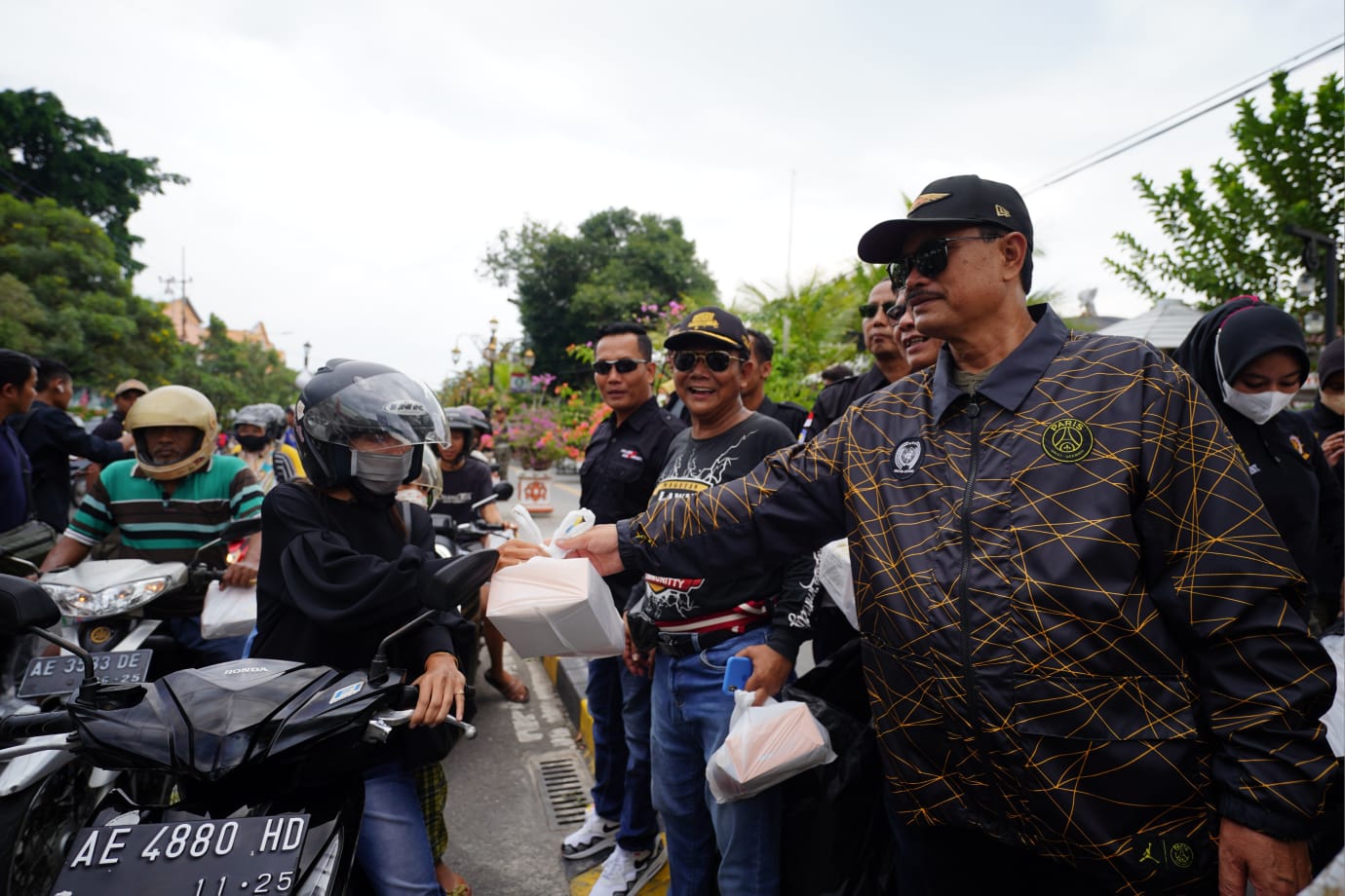 Hadiri Giat Berbagi Takjil Komunitas Pajero, Wali Kota Apresiasi Kepedulian Komunitas untuk Sesama