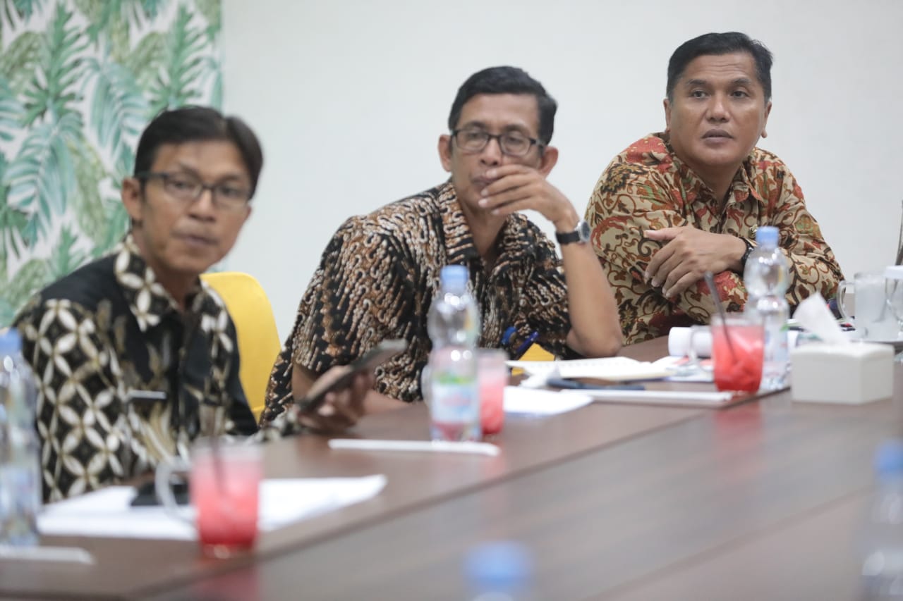 Pimpin Rapat Pembangunan RTH Kota Madiun, Wali Kota Imbau Rekanan Bekerja Optimal