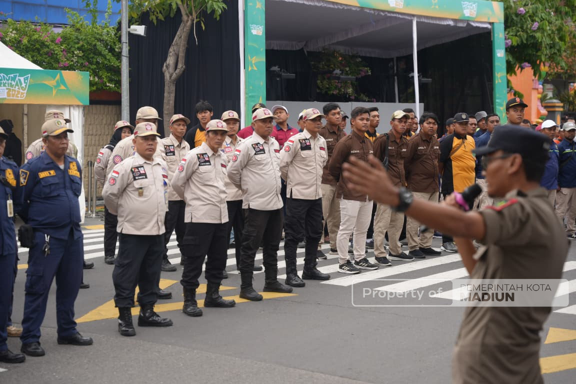 Apel Satgas Tahun Baru 2026, Wawali Ajak Wujudkan ‘Madiun Berkilau’ yang Nyaman dan Aman