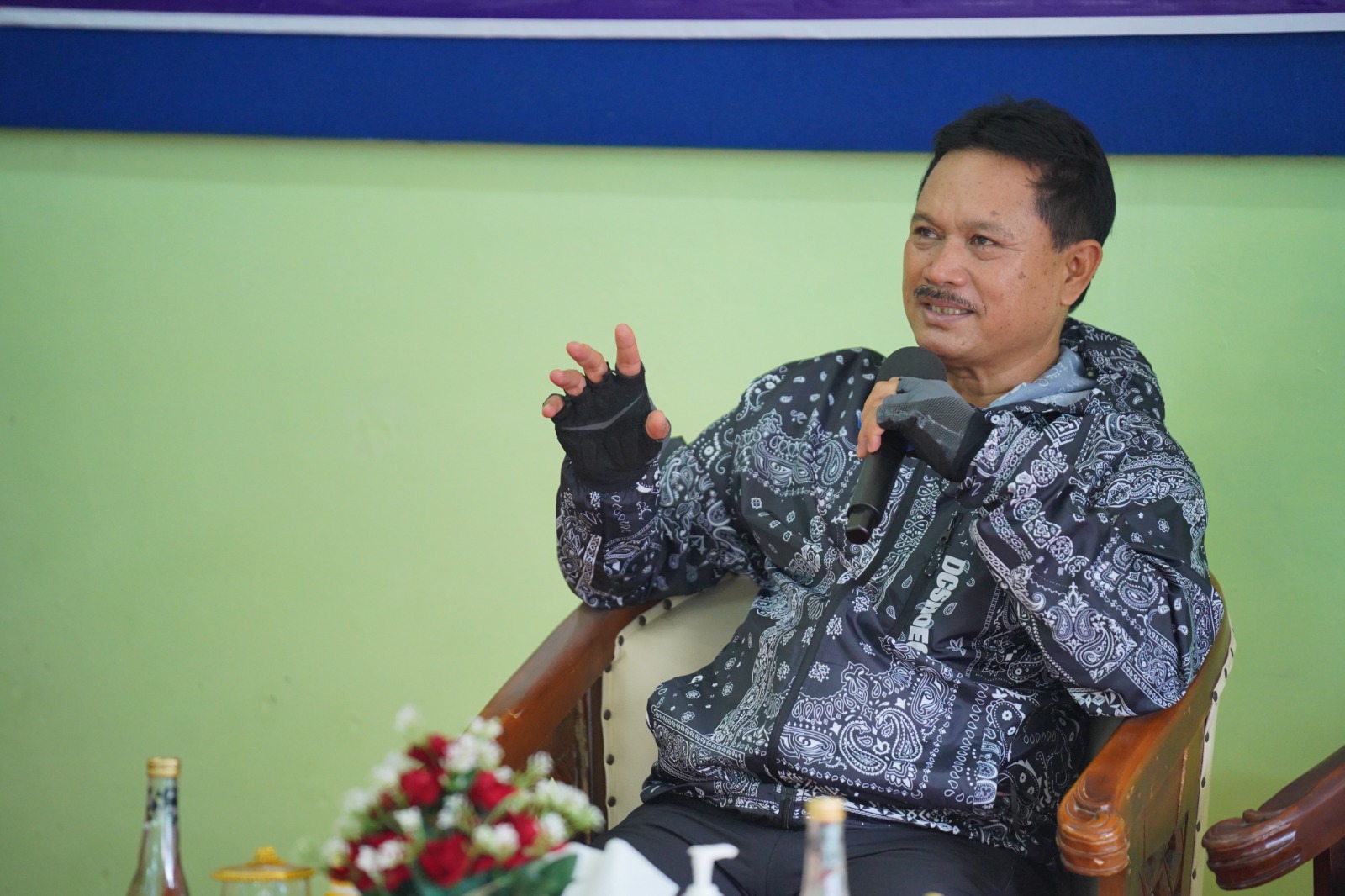 Wali Kota Sampaikan Oleh-Oleh dari Luar Negeri Saat Gowes di Tiga Kelurahan