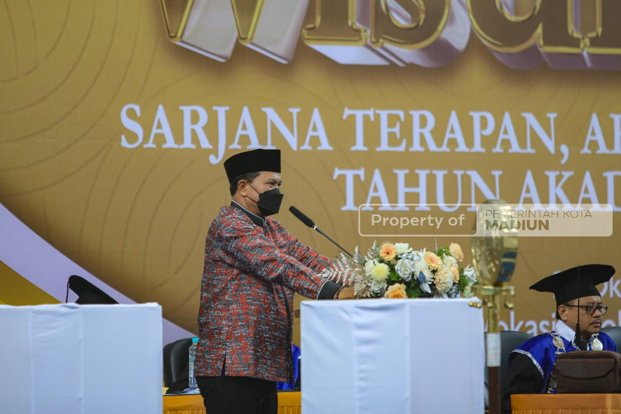 Hadiri Wisuda PNM, Wali Kota Ajak Wisudawan PNM Jadi Penggerak Kemajuan Kota