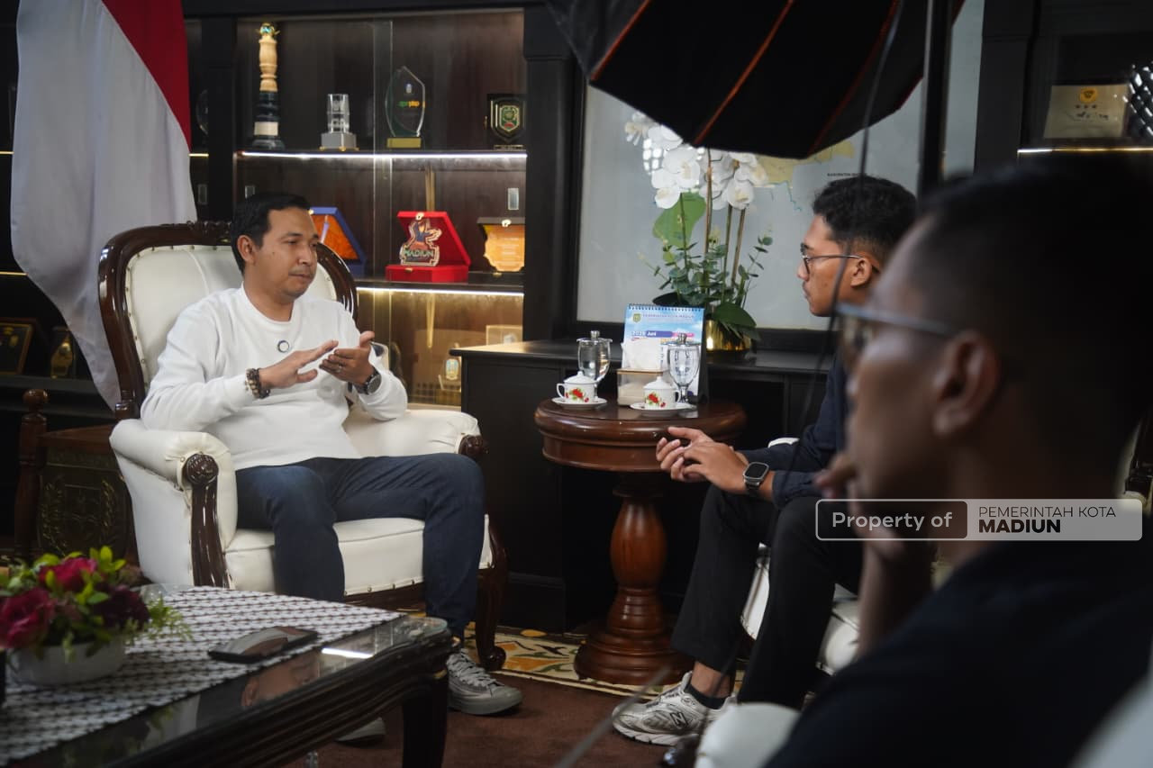 Podcast Perdana dengan New Media, Plt Wali Kota Bahas Hari Jadi hingga Tanggapi Berbagai Isu di Dunia Maya