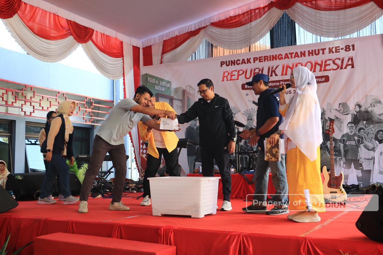 Hadiri Jalan Santai RSUD dr Soedono, Plt Wali Kota Pesan Semangat Melayani Masyarakat Terus Dijaga