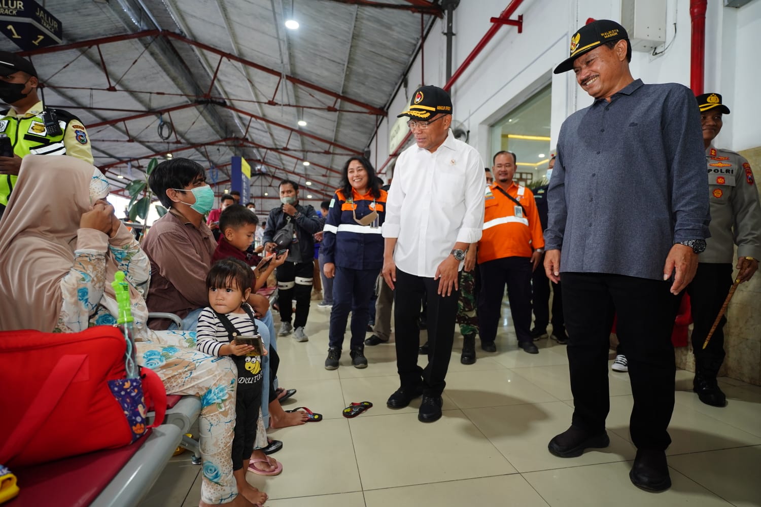 Dampingi Menko PMK Tinjau Stasiun Kereta Api, Wali Kota: Ada Banyak Manfaat dari Kunjungan Pejabat Pusat