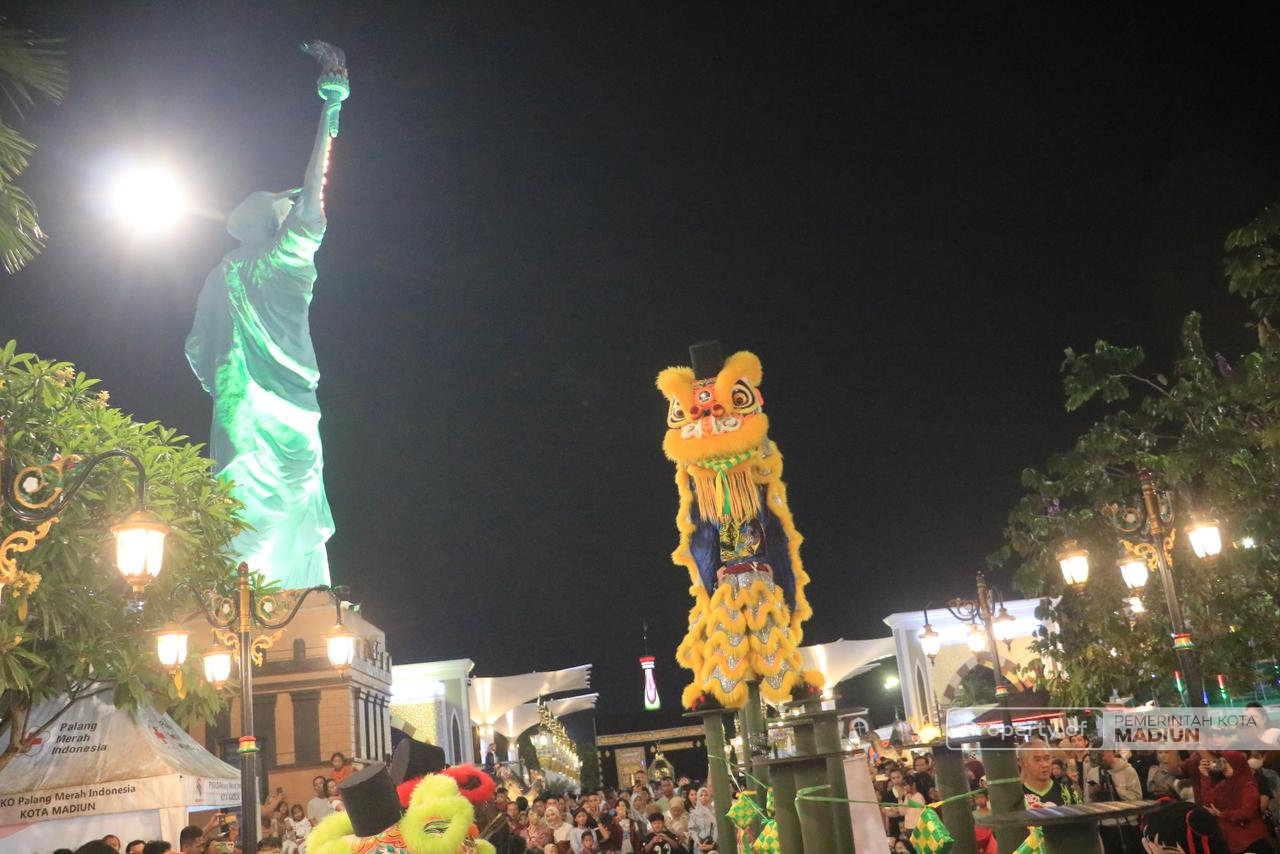 Barongsai Semarakkan Libur Lebaran, Plt Wali Kota Madiun Perkuat Toleransi dan Pariwisata Lokal