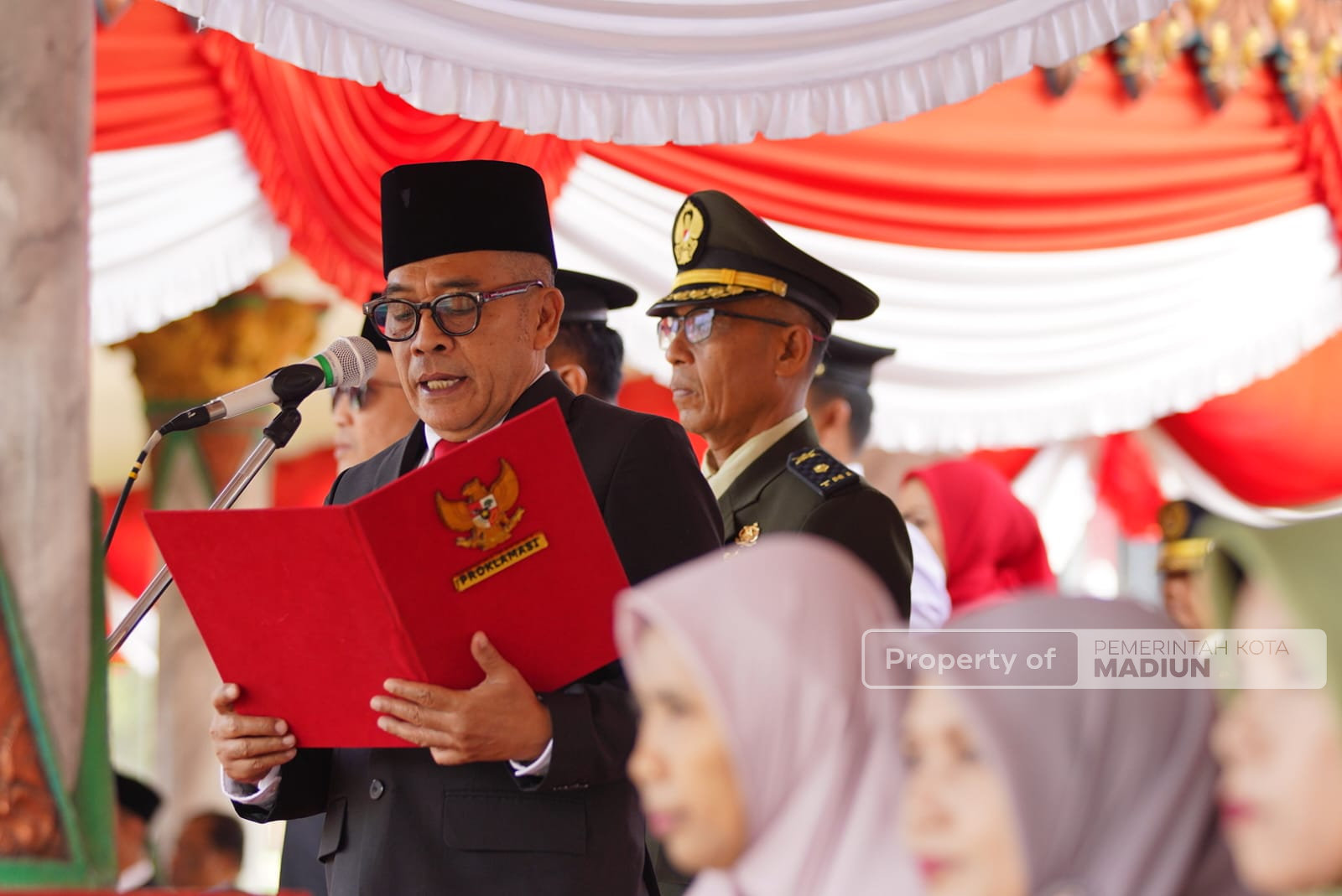 Upacara HUT Kemerdekaan Berlangsung Khidmat, Plt Wali Kota Ajak Masyarakat Berempati Untuk Korban Bencana