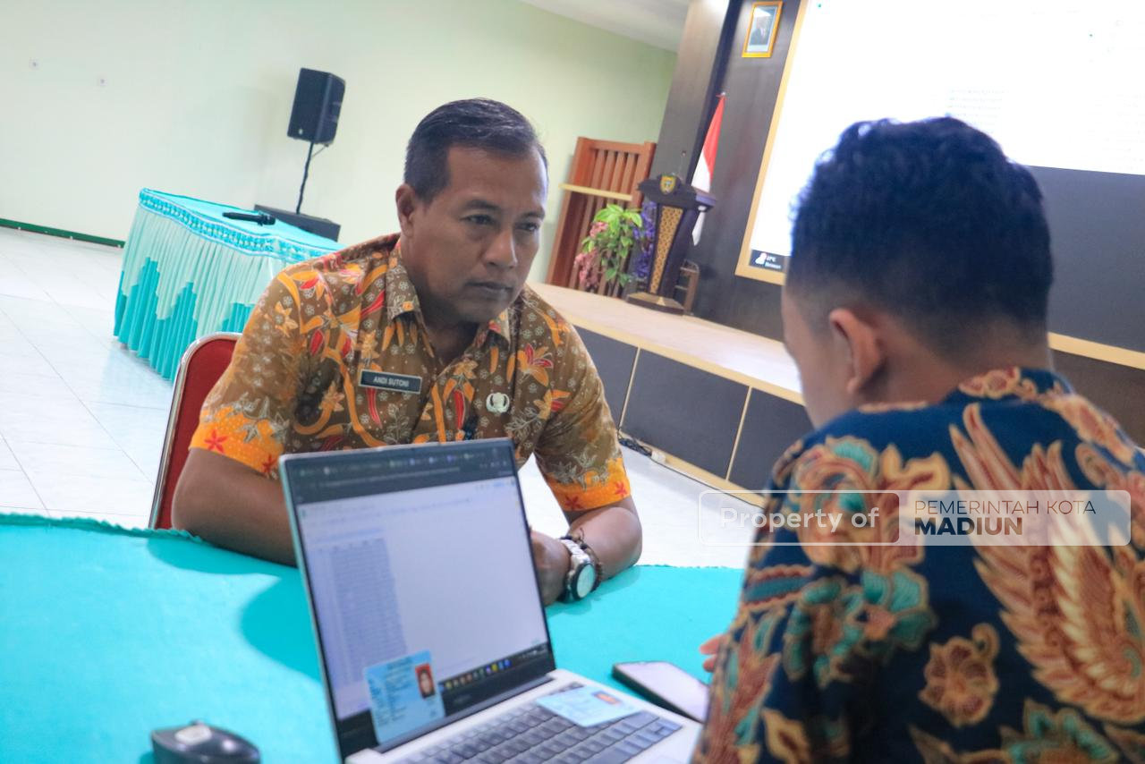 Dukung Digitalisasi Administrasi Pemerintahan, Dinas Kominfo Kota Madiun Jemput Bola Pembuatan Akun TTE di RSUD