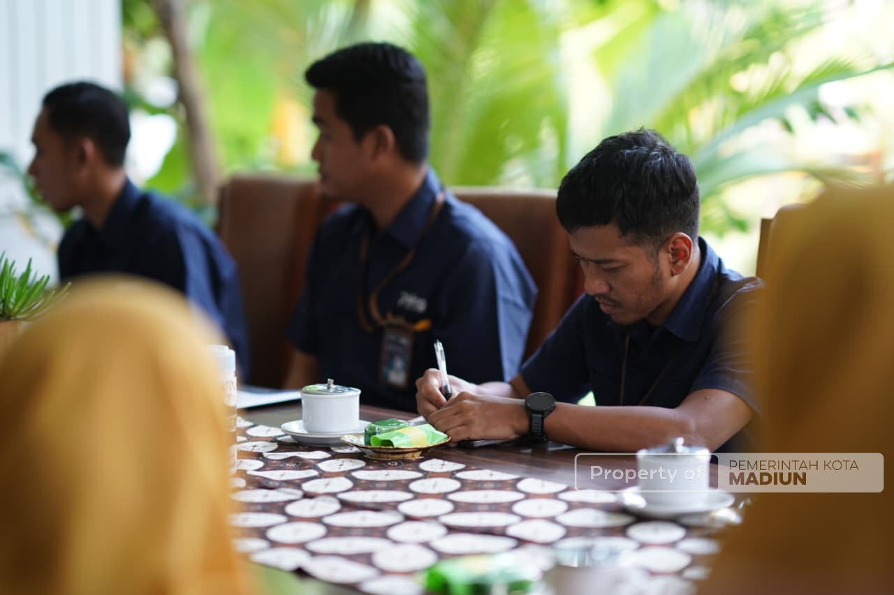 Plt Wali Kota Terima Audiensi Bulog, Bahas Penyaluran Bantuan Pangan