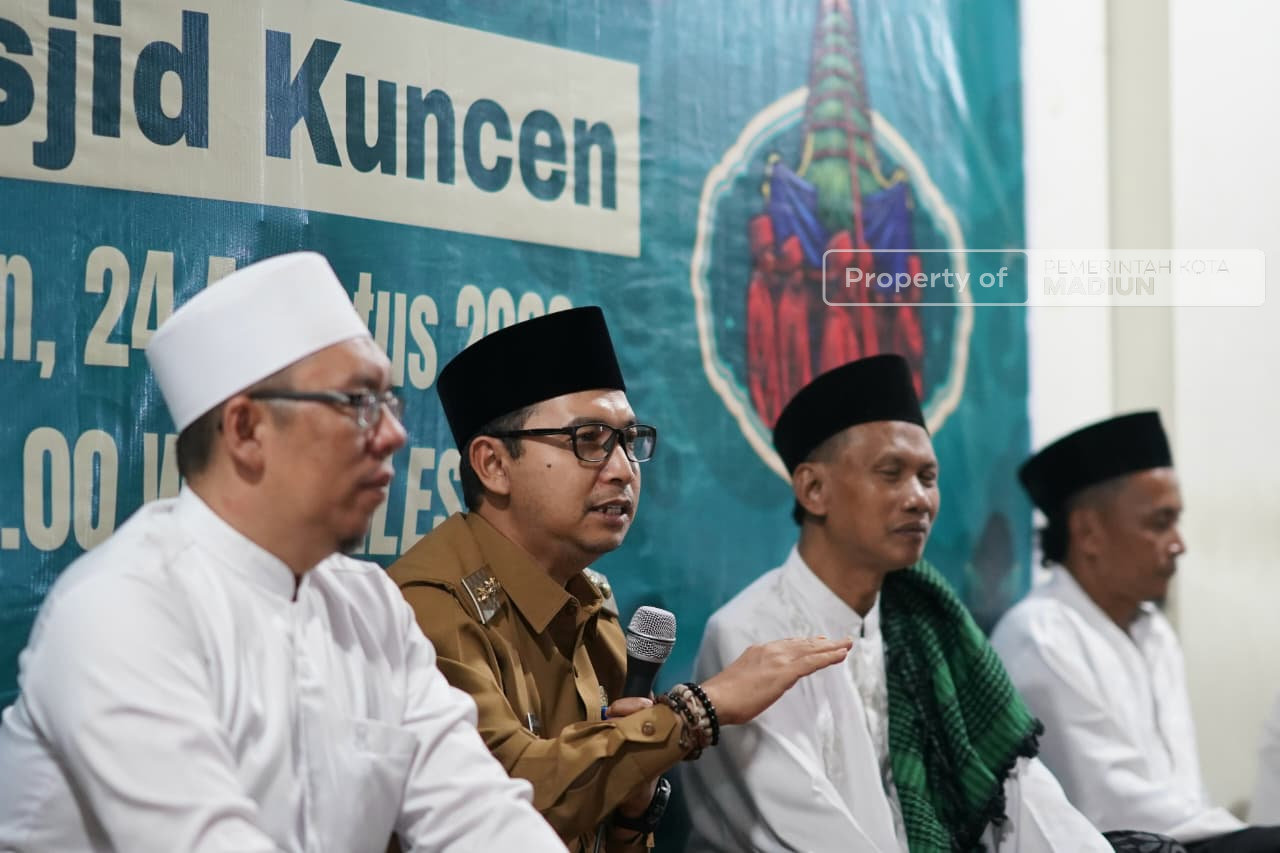 Hadiri Malam Manggulan Grebeg Maulud, Plt Wali Kota: Budaya Kita Harus Terus Dihidupkan