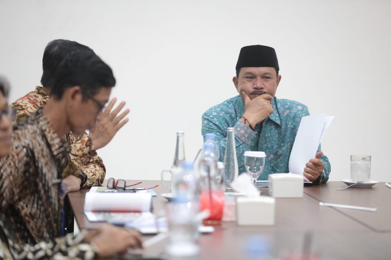 Pimpin Rapat Pembangunan RTH Kota Madiun, Wali Kota Imbau Rekanan Bekerja Optimal