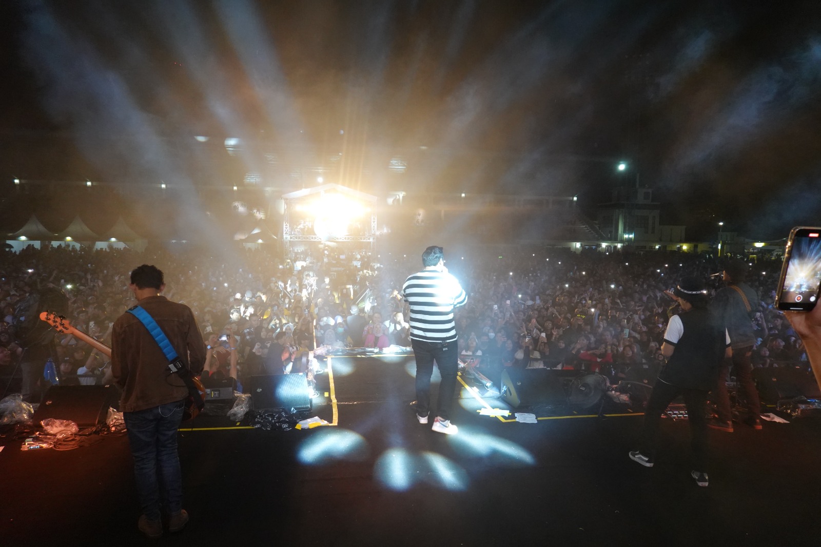 Sukses Menghibur, Collabonation Tour Berlangsung Meriah di Stadion Wilis Kota Madiun
