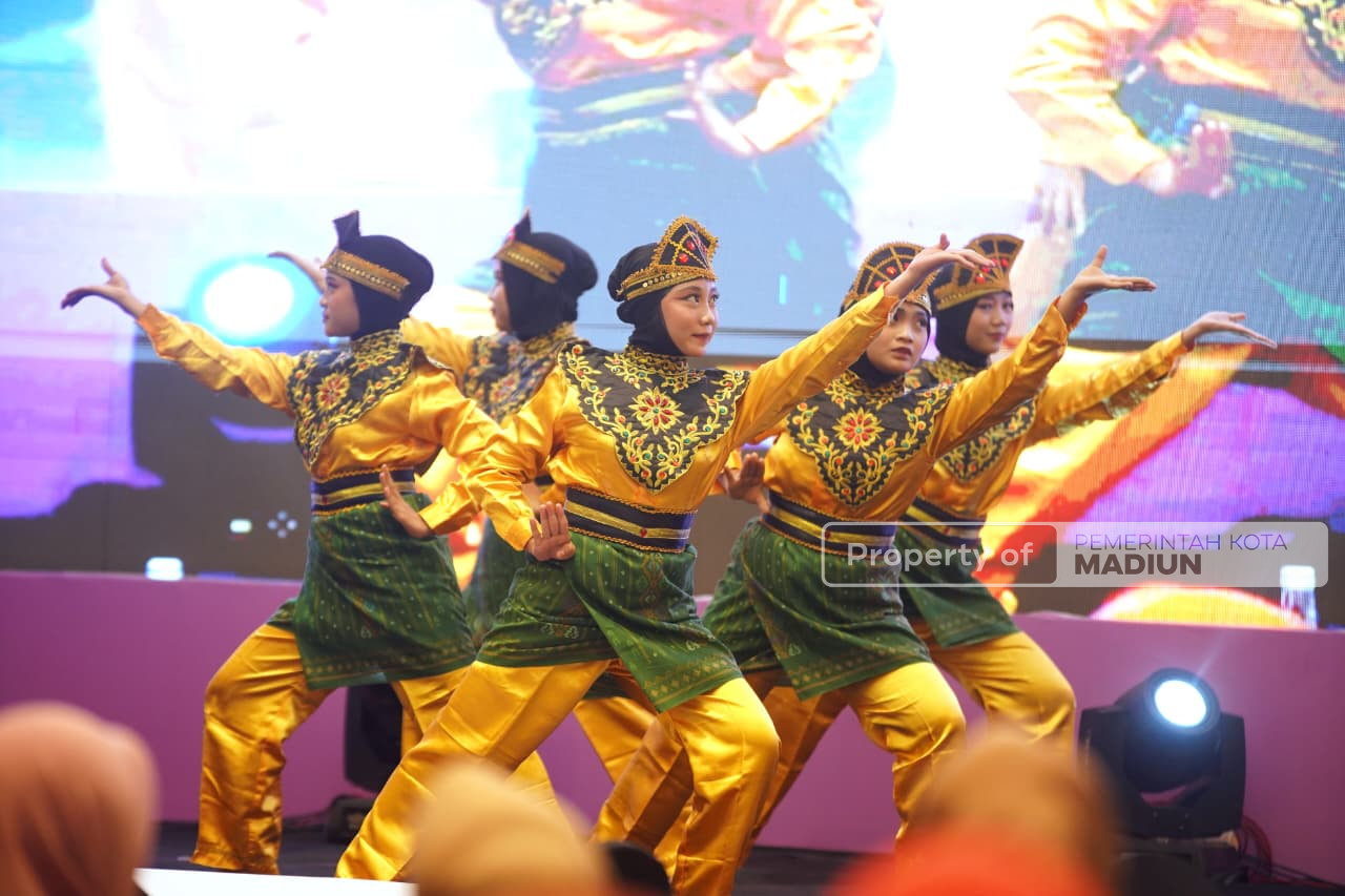 Hadiri Forum Sinergi Perempuan Bakorwil I Madiun, Wali Kota Tekankan Pentingnya Peran Perempuan untuk Kemajuan Kota