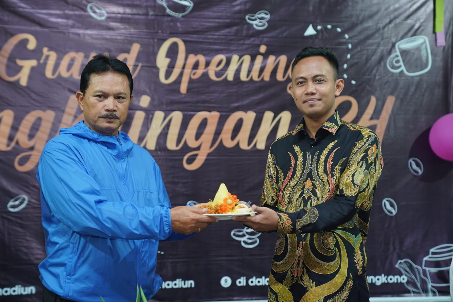 Hadiri Pembukaan Angkringan 24, Wali Kota Pesan Dukung Produk Lokal