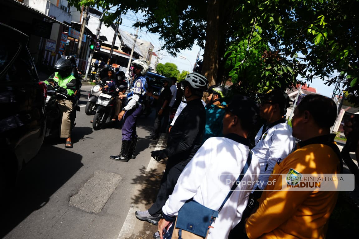 Gowes Pagi, Dr. Maidi Keliling Kota Lakukan Inspeksi