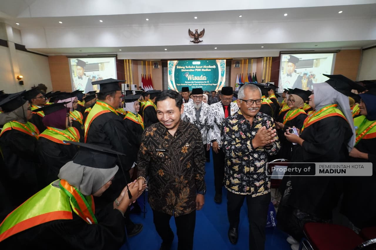 Hadiri Wisuda Unipma, Plt Wali Kota Kita Entaskan Kemiskinan Melalui Pendidikan