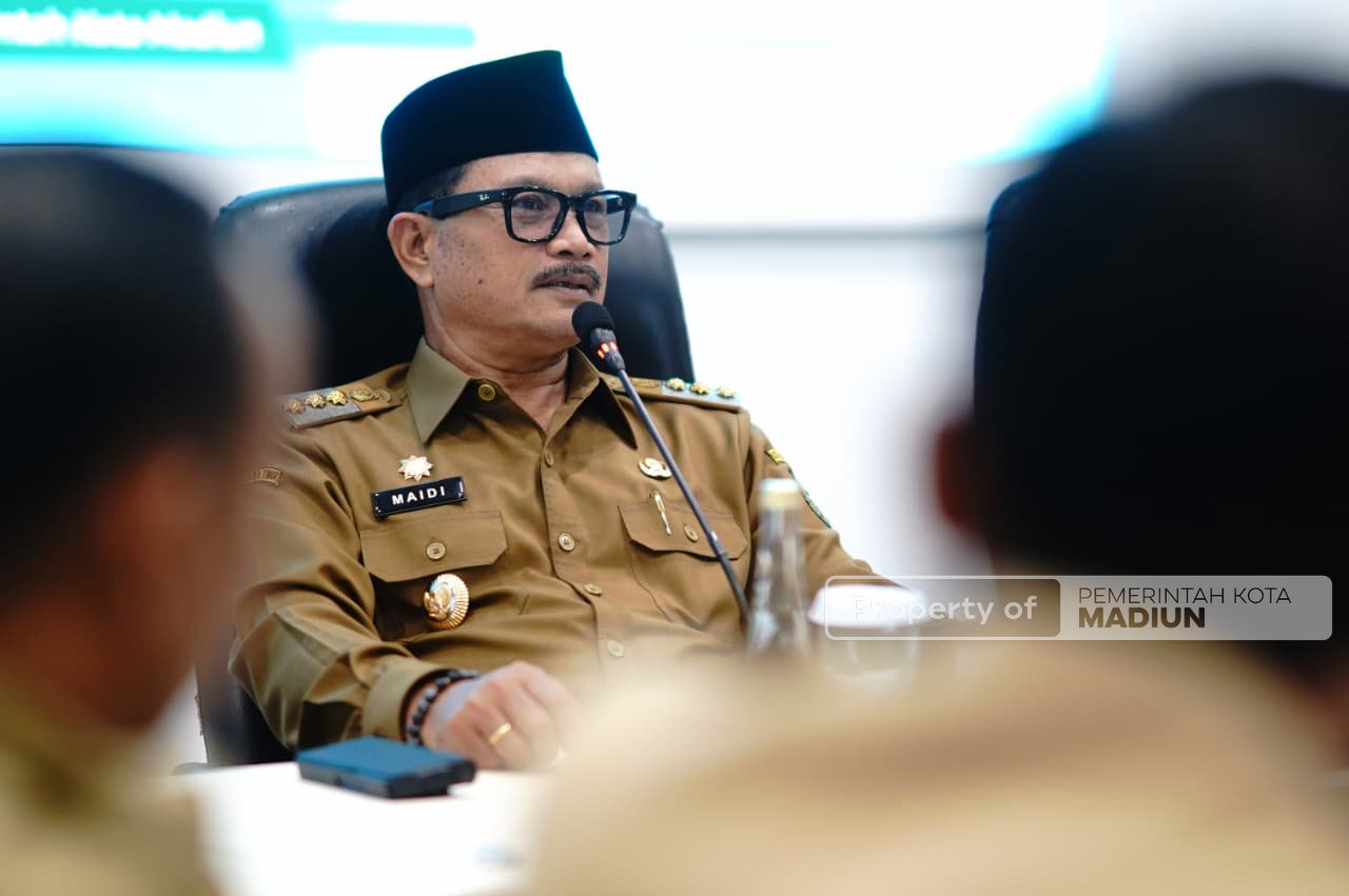 Pastikan Stabilitas Harga Jelang Nataru 2026, Wali Kota Pimpin HLM TPID Kota Madiun