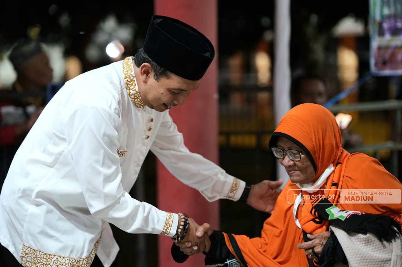 Plt Wali Kota Madiun Sambut Kepulangan 225 Jamaah Haji, Dorong Implementasi Nilai-Nilai Haji dalam Kehidupan Bermasyarakat