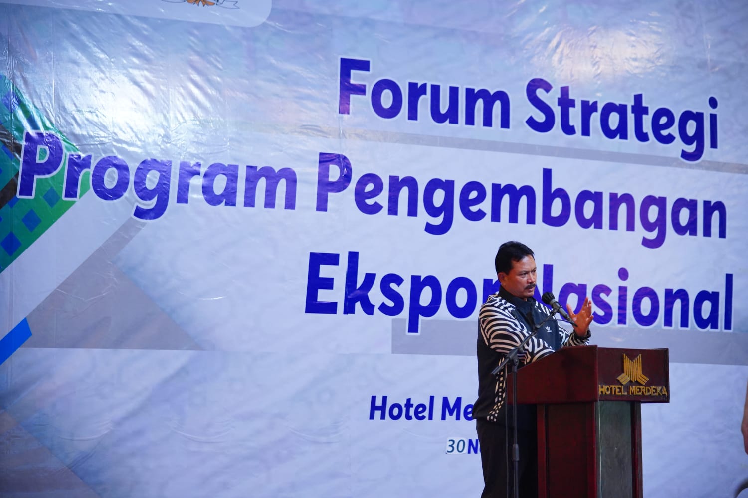 Hadiri Workshop Peningkatan Daya Saing Produk Ekspor Berbasis Desain, Wali Kota Ingin Pelaku UMKM Kota Naik Kelas