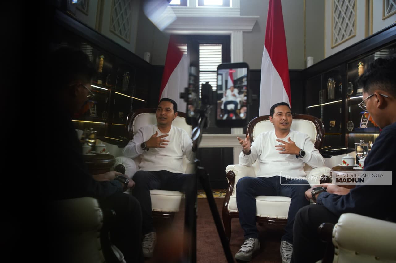 Podcast Perdana dengan New Media, Plt Wali Kota Bahas Hari Jadi hingga Tanggapi Berbagai Isu di Dunia Maya