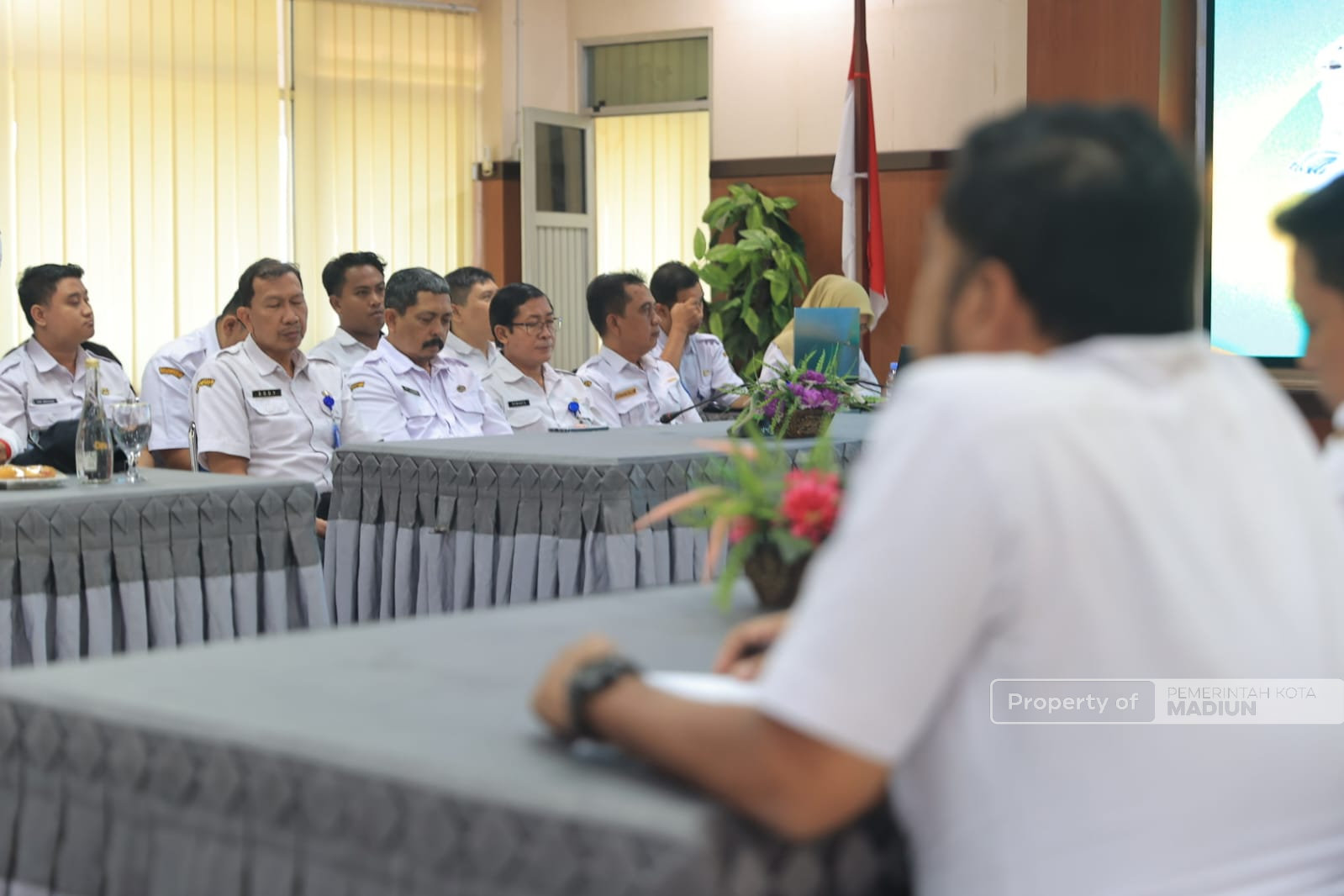 Gelar Pembinaan, Plt Wali Kota Harap Karyawan Bakesbangpol Solid dan Kompak