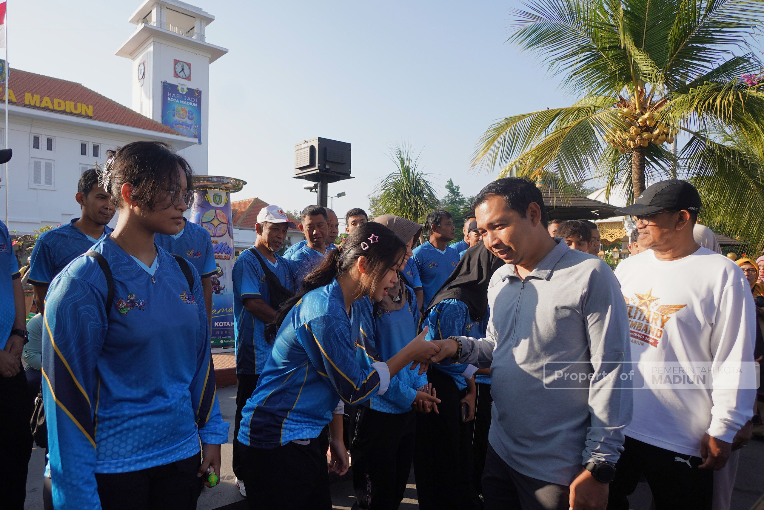 Lepas Kontingen O2SN, Plt Wali Kota Harap Atlet Kota Madiun Raih Prestasi Terbaik